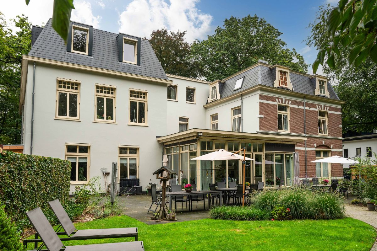 Villa Loolaan (Apeldoorn Loolaan)