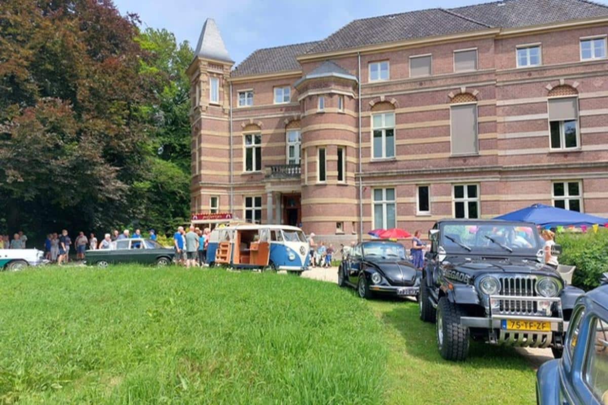 Bloezem, Kasteel Stoutenburg in Stoutenburg